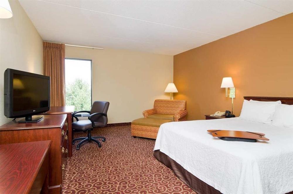 Hampton Inn Wooster Pokój zdjęcie
